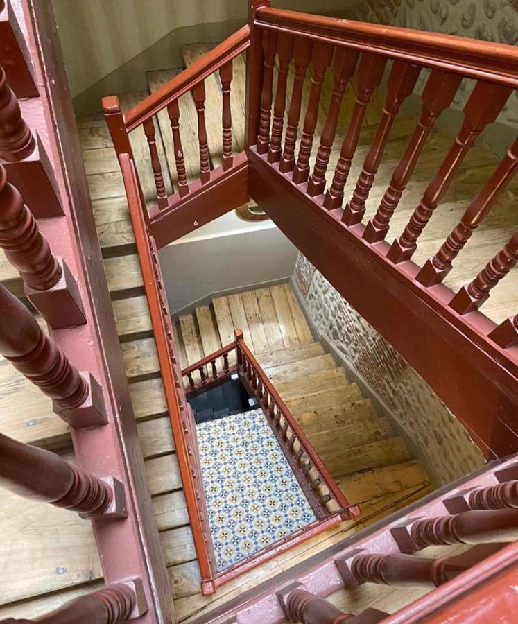 מלון לאון Albany Ancha מראה חיצוני תמונה Staircase