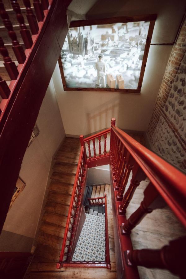 מלון לאון Albany Ancha מראה חיצוני תמונה Staircase