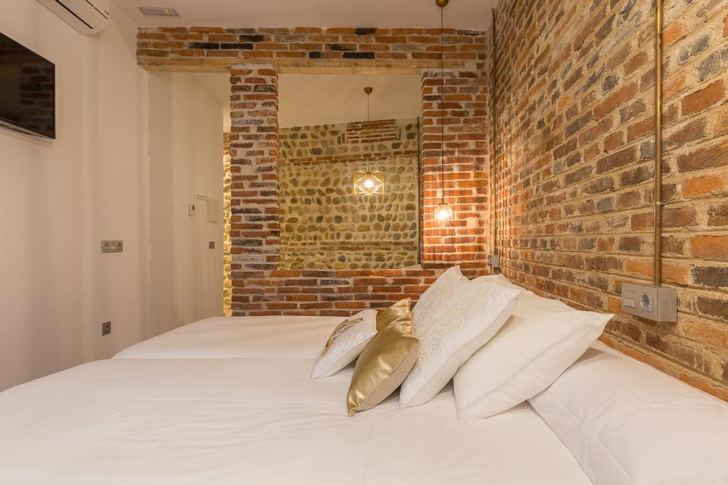 מלון לאון Albany Ancha מראה חיצוני תמונה A bedroom at the hotel