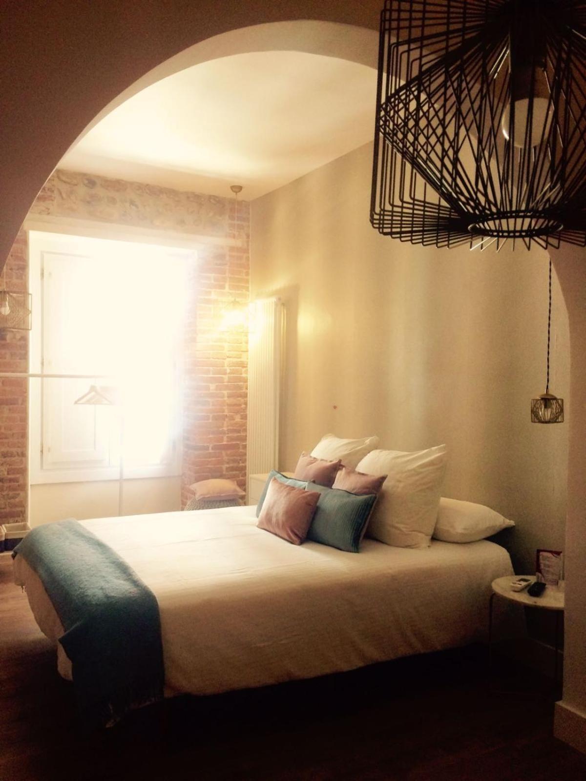 מלון לאון Albany Ancha מראה חיצוני תמונה A bedroom at the hotel