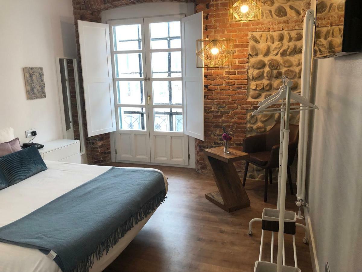 מלון לאון Albany Ancha מראה חיצוני תמונה A room at the hotel