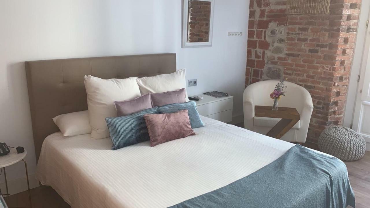 מלון לאון Albany Ancha מראה חיצוני תמונה A bedroom at the hotel